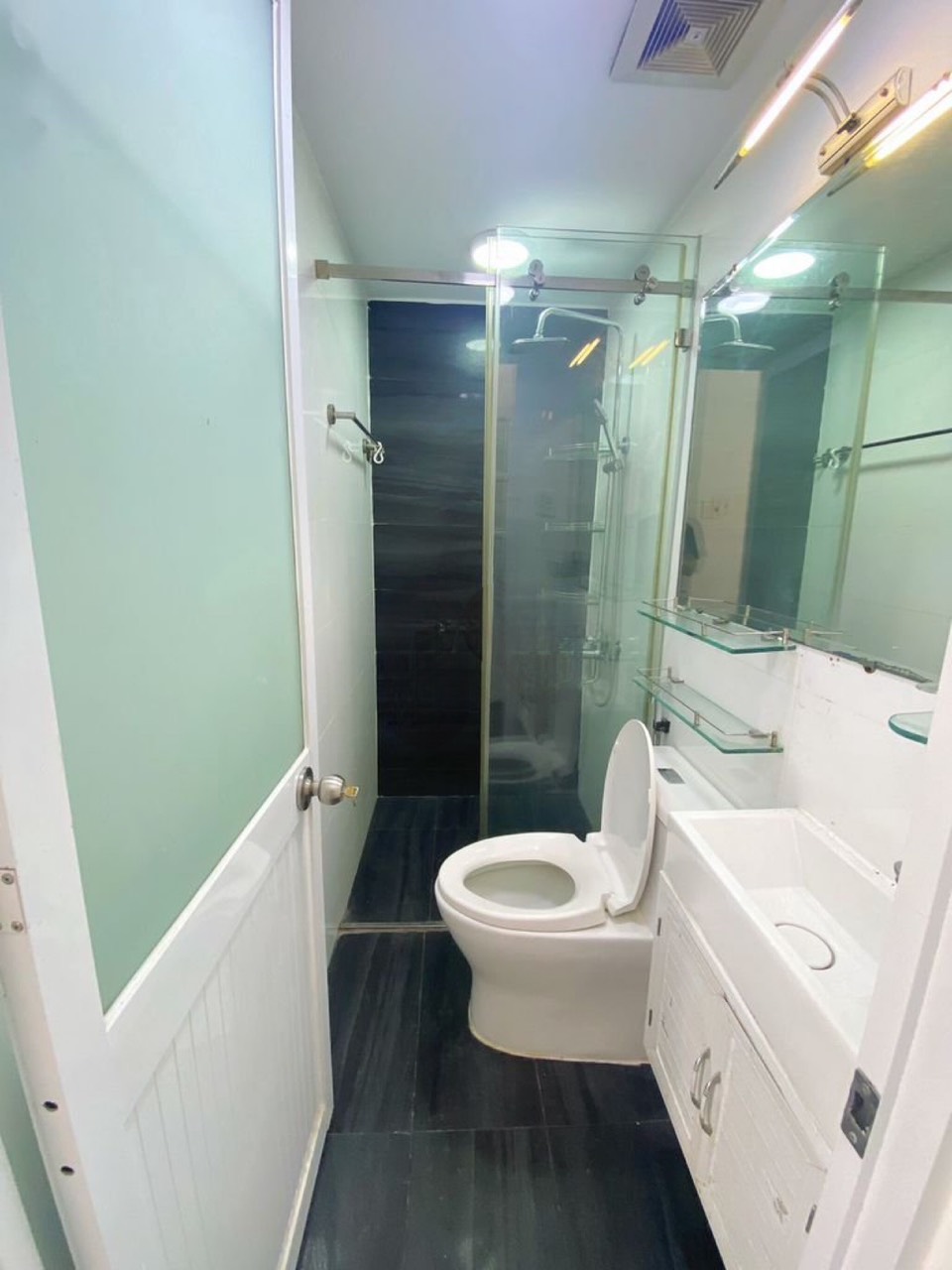 Cho thuê nhà hẻm ba gác Nguyễn Đình Chiểu, Phường 1, Quận 3